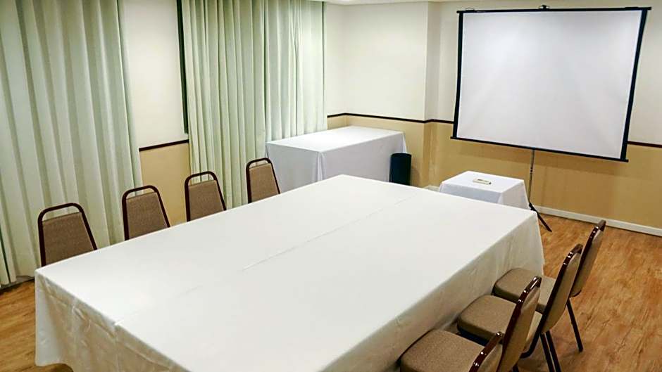 Plaza São Rafael Hotel