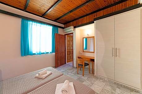 One-Bedroom Apartment with Sea View (2-4 Adults)