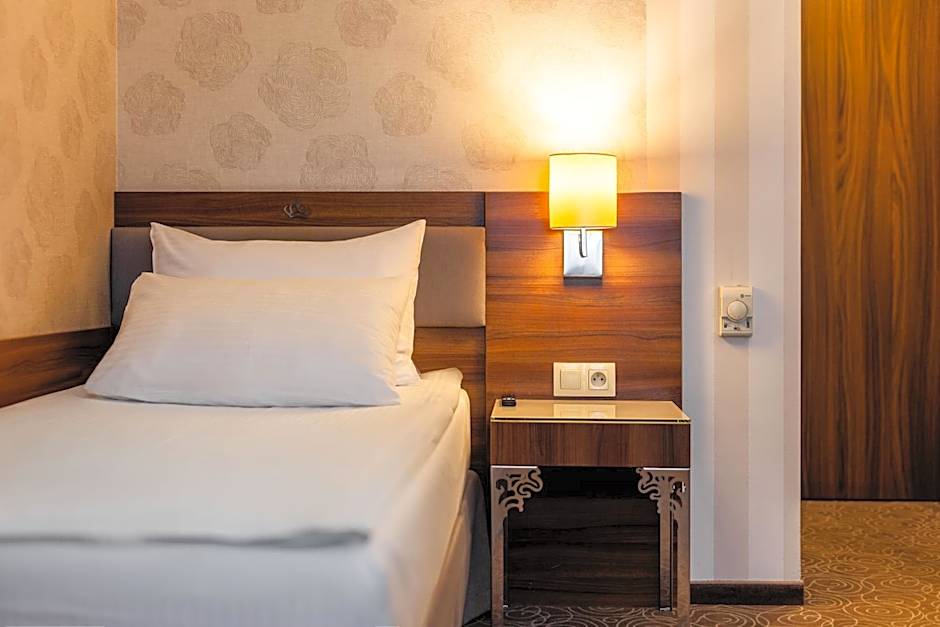 Hotel Lord - Warsaw Airport