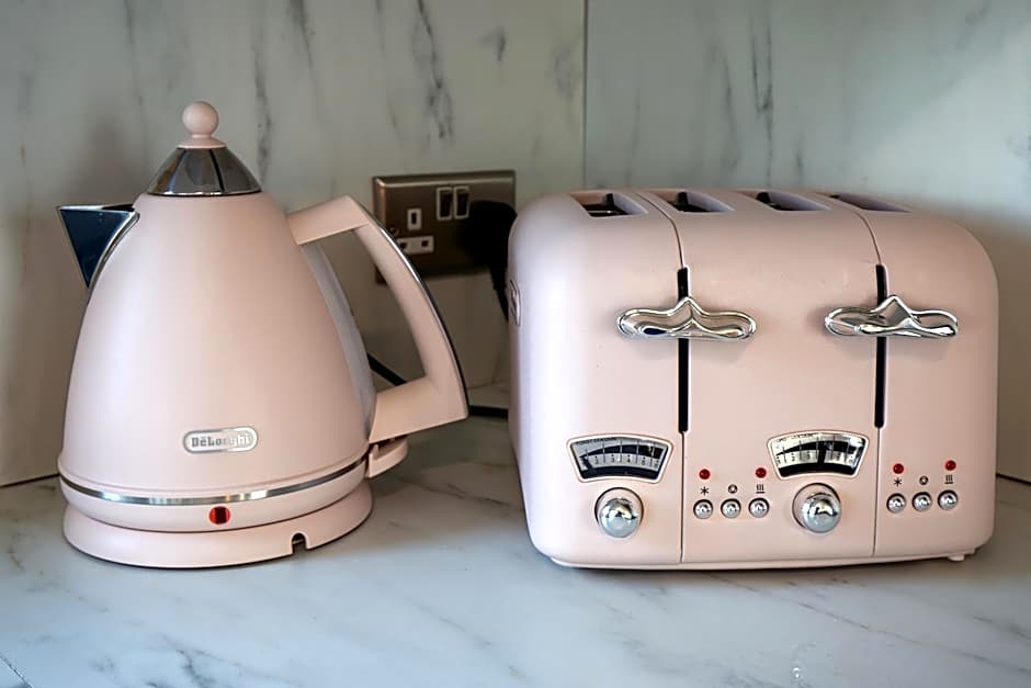 Tattershall VIP Retreat - Hot tub, stunning lakeside views, newly refurbished to an amazing 5 star standard