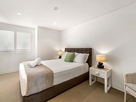 Superior One-Bedroom Apartment with Ocean View