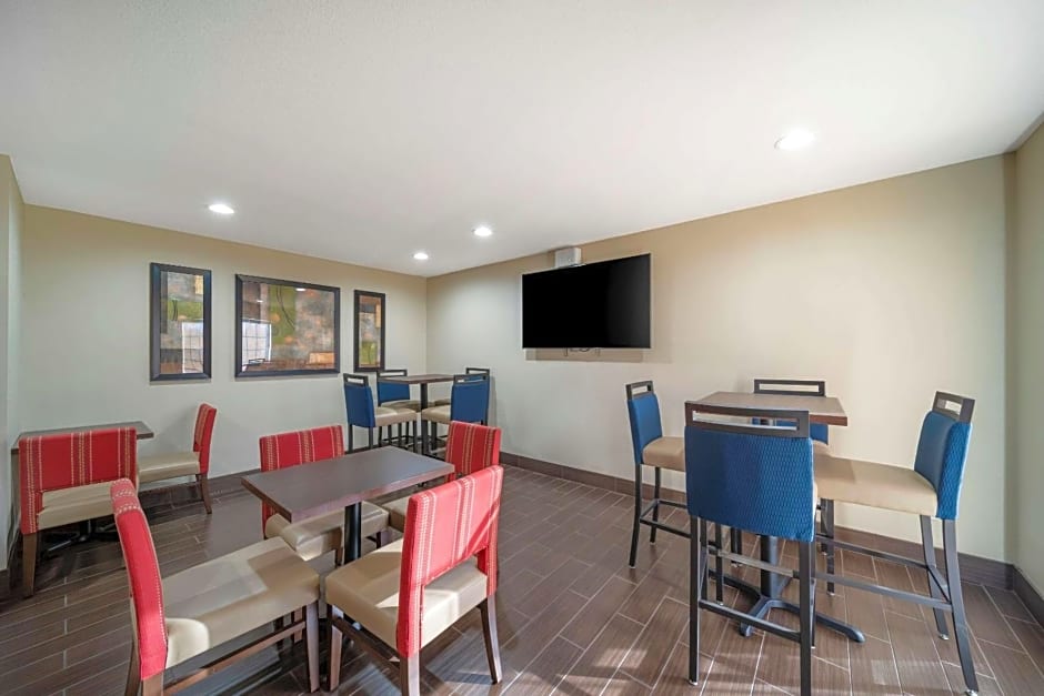 Comfort Suites Red Bluff near I-5