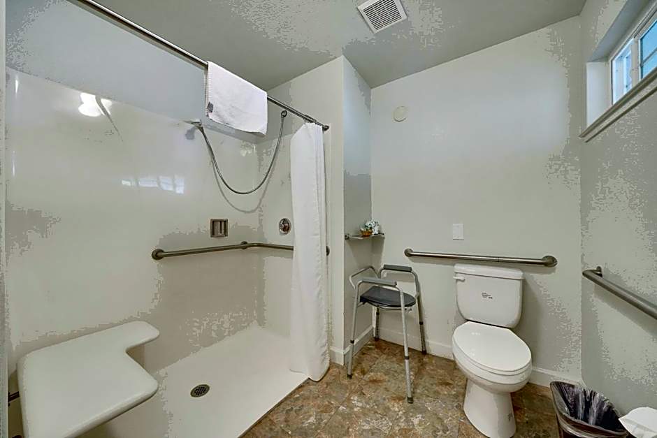 Quality Inn & Suites Jackson