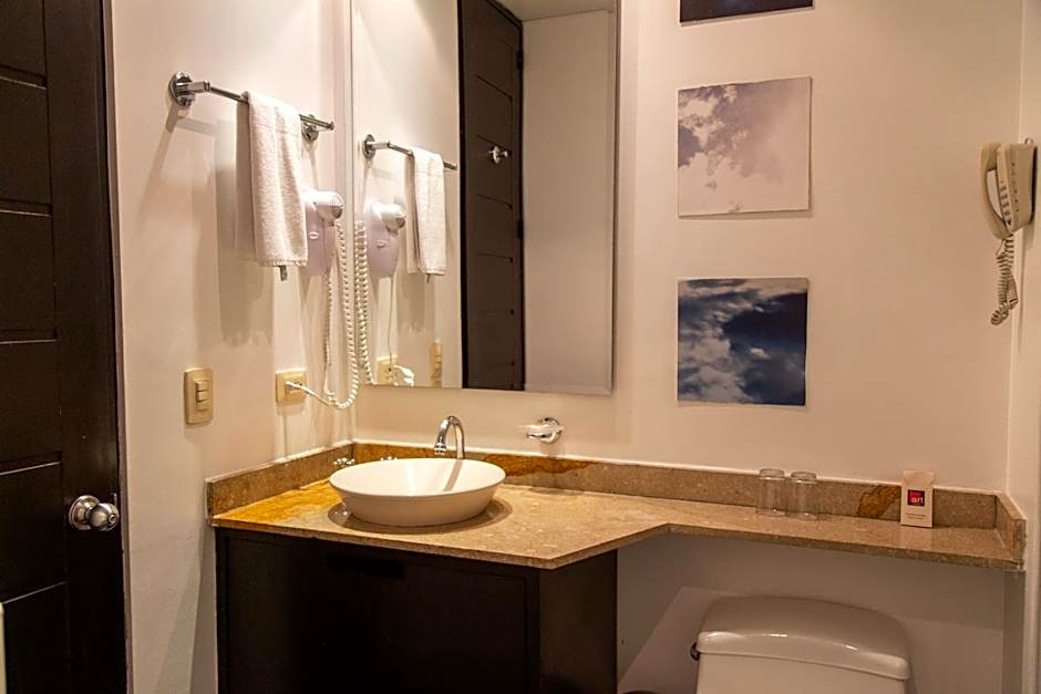 Hotel 104 Art Suites