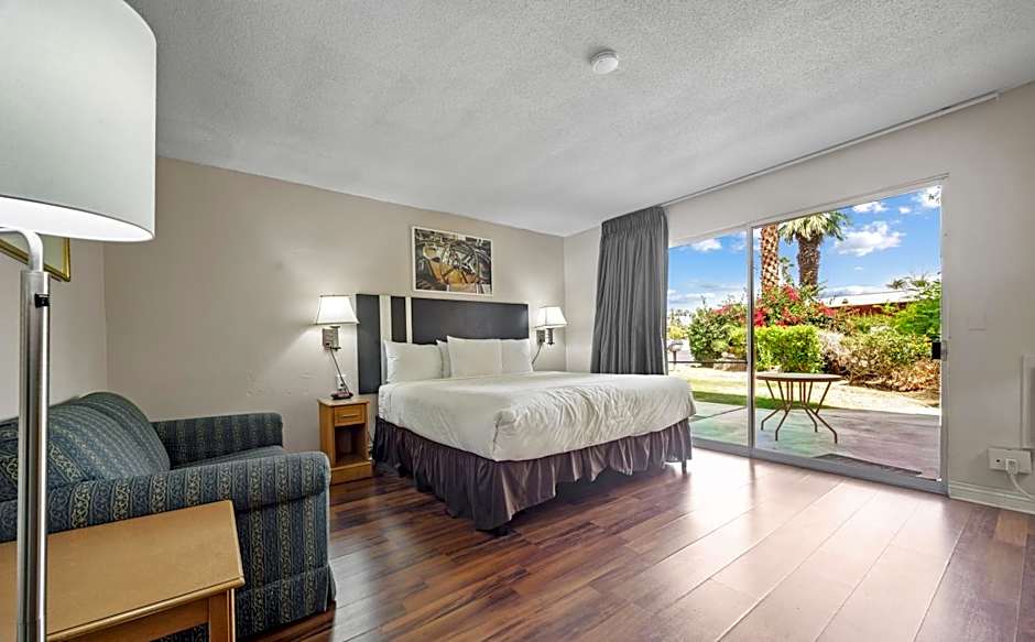 Sol Springs Inn