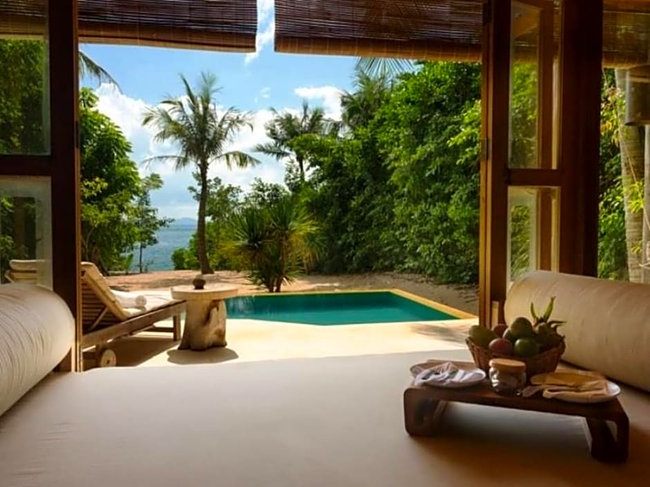 Photo 1 of 7 of Beachfront