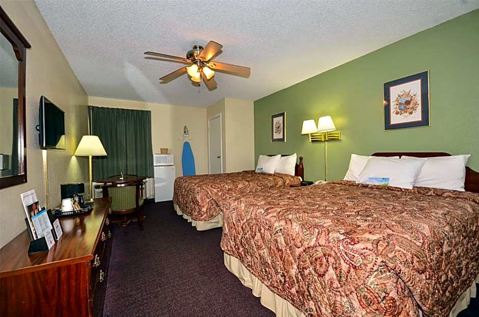 Photo 1 of 3 of 2 Double Beds, Mobility Accessible, Bathtub, Smoking