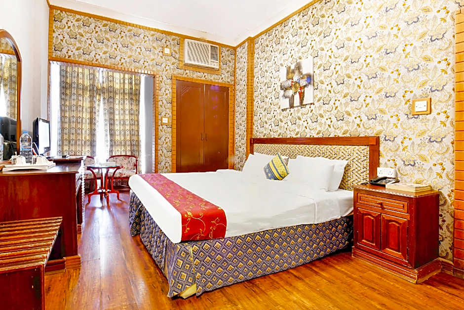 Capital O 125 Moon Plaza Hotel