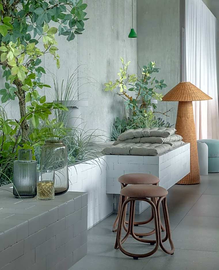 Locke at East Side Gallery