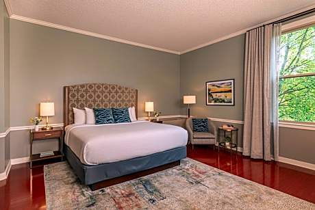 Cayuga Suite