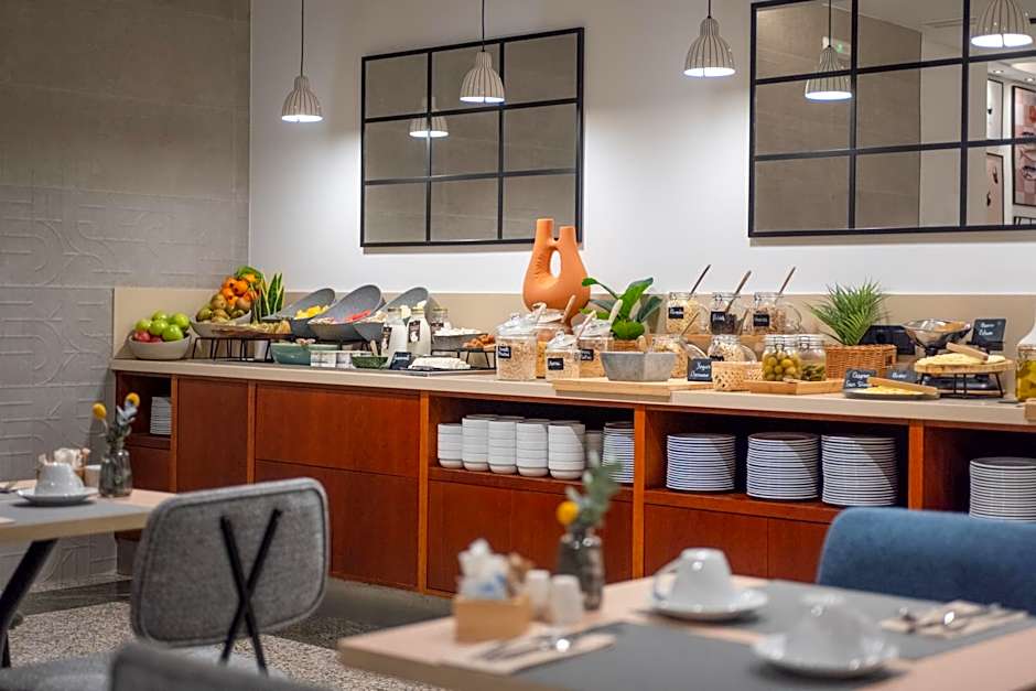 Hotel Santiago Plaza Affiliated by Meliá