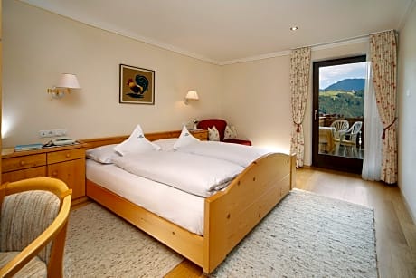 Single Room with Mountain View