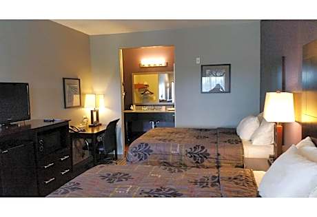 2 Queen Beds | Non-Smoking, Micfridge