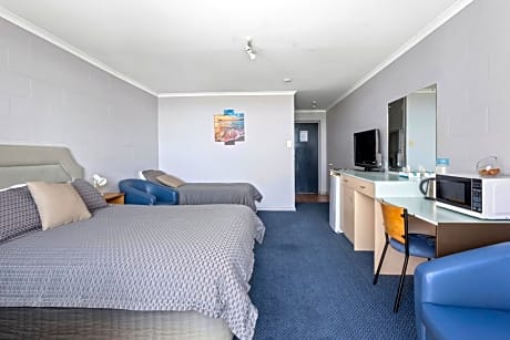 Double or Twin Room with Bay View - Ground Floor