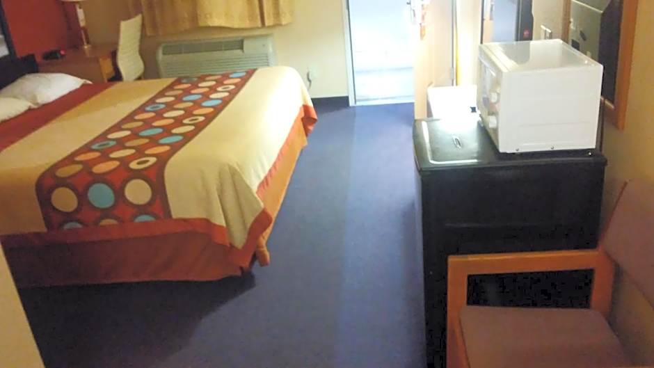 Super 8 by Wyndham Mount Vernon