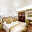 Hotel Monaco & Grand Canal