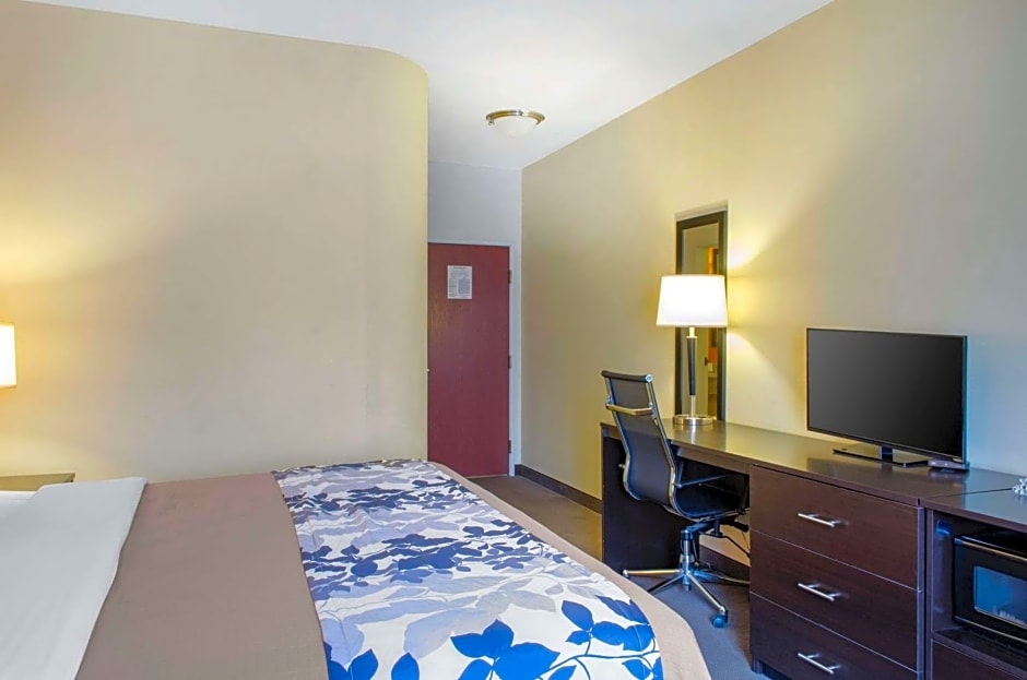 Sleep Inn & Suites East Chase