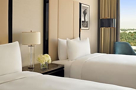 2 Twin Premium Club Lounge Access