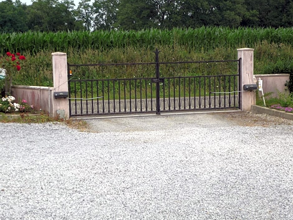 LE Gîte DE LA GRANGE DE BROUSTIC