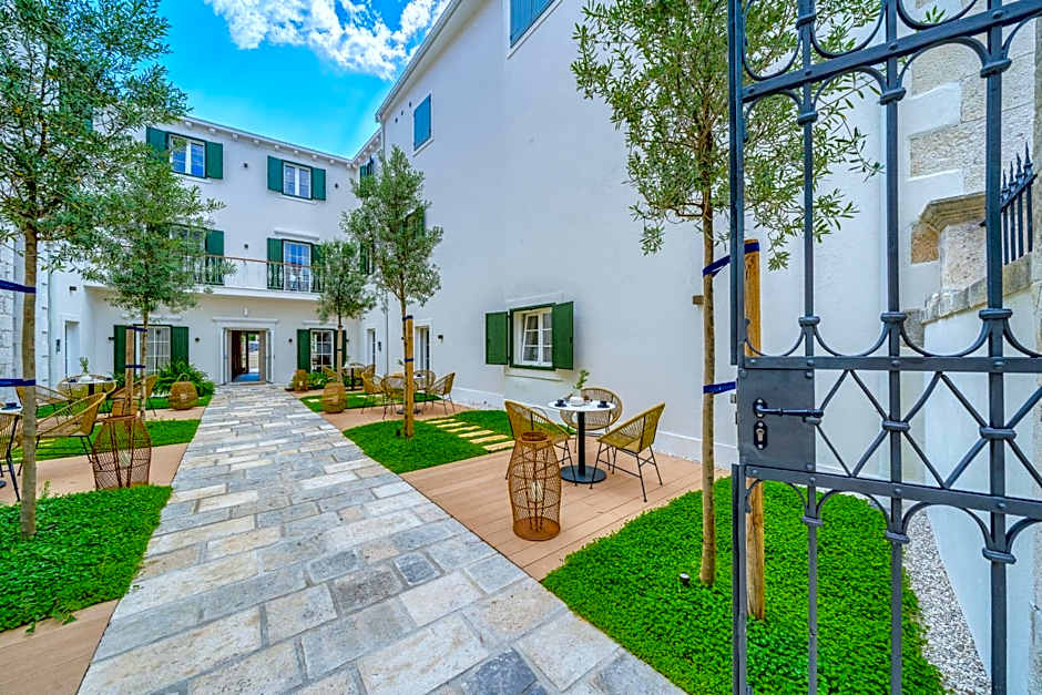 Hotel Brattia, Adults Only