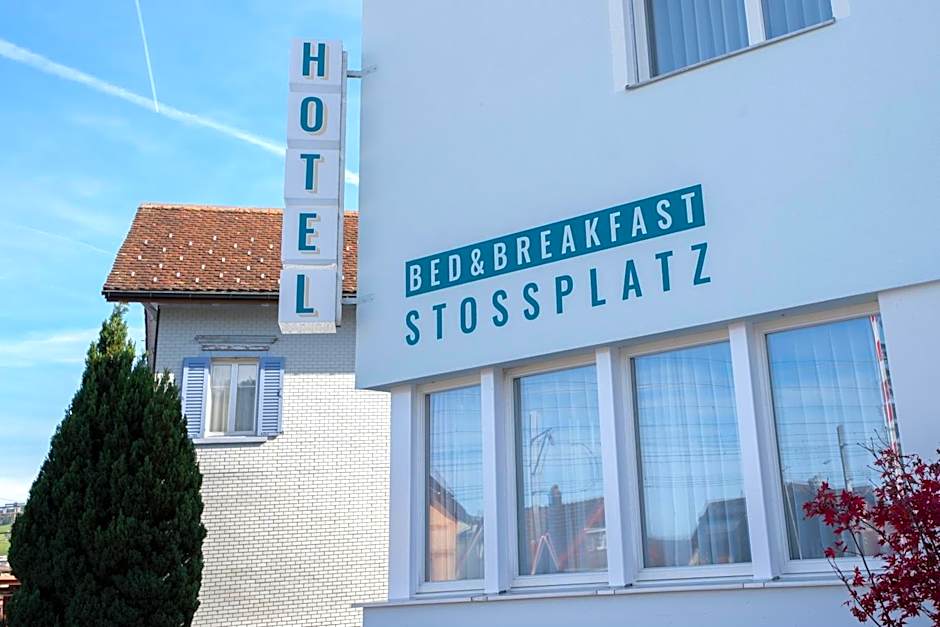 Hotel B&B Stossplatz anytime and easy self Check-in