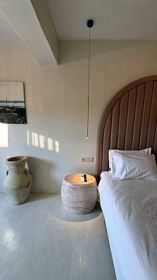 Eight Dimensions Capari Suites Elafonisos