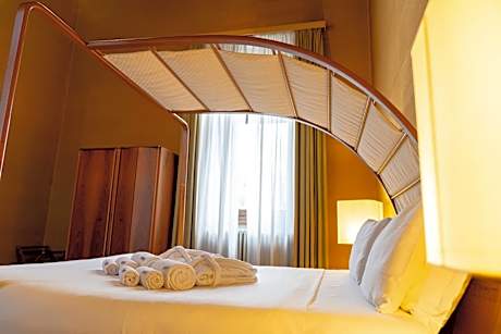 Deluxe King Suite