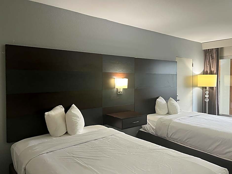 Photo 1 of 9 of Quadruple Room - Non-Smoking