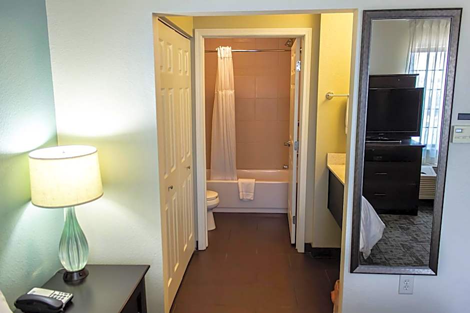 Staybridge Suites Minot By IHG