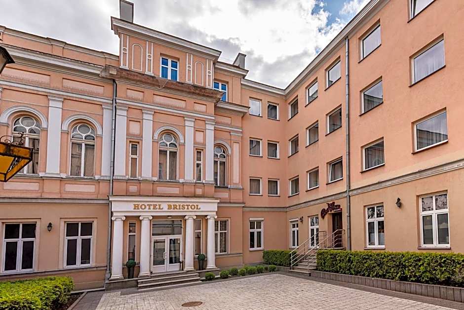 Hotel Bristol