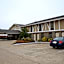 Super 8 by Wyndham Bentonville