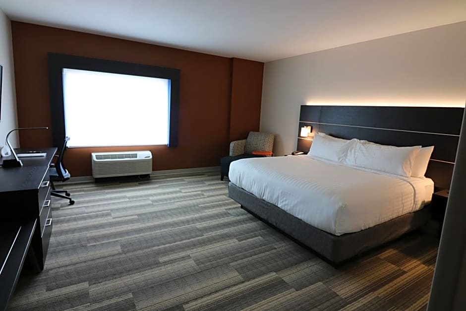 Holiday Inn Express & Suites Coffeyville By IHG