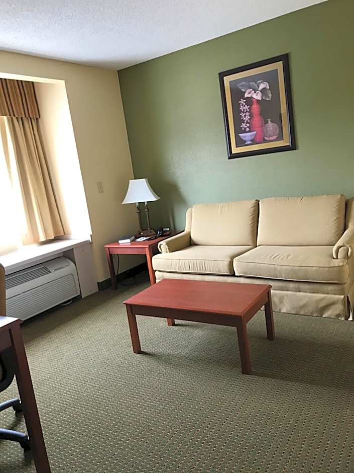Quality Inn & Suites Prestonsburg next to Mountain Arts Center