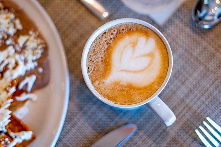 Flamboyan Hotel & Residences