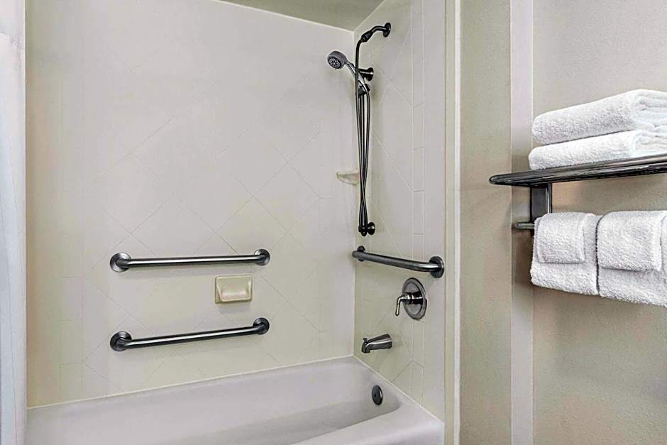 Wyndham Garden Duluth