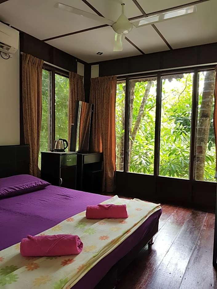 D'Impiana Riverview Chalet # Lenggong