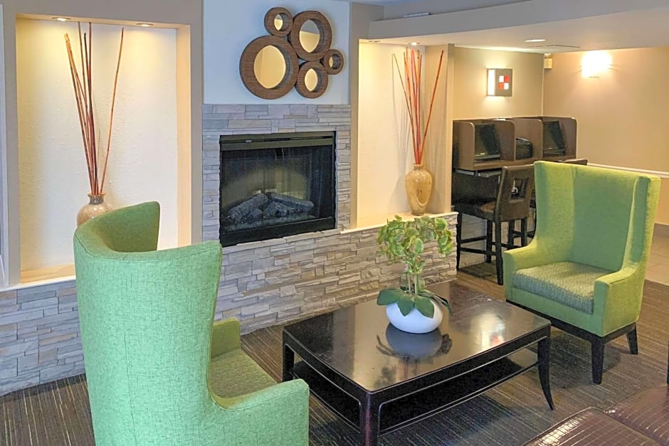 Comfort Inn and Suites East Hartford