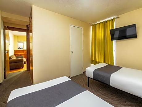 Standard Two Single Beds Kitchenette