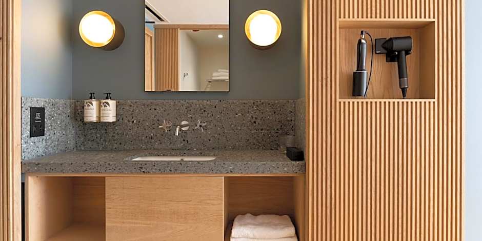 Mollie's Motel & Diner Bristol