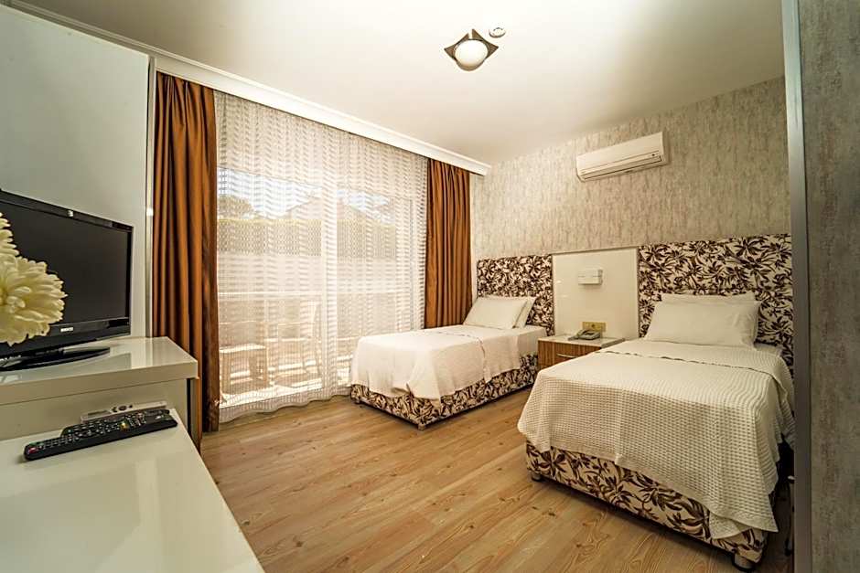Twins Hotel Çeşme