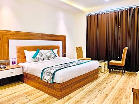 King Room with Balcony