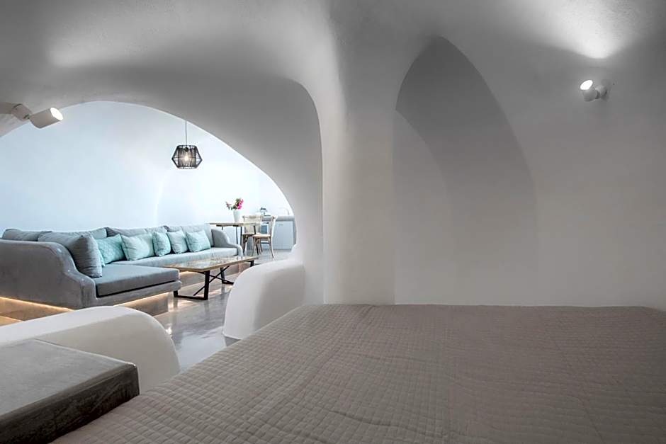 AQUA SERENITY LUXURY SUITES SANTORINI