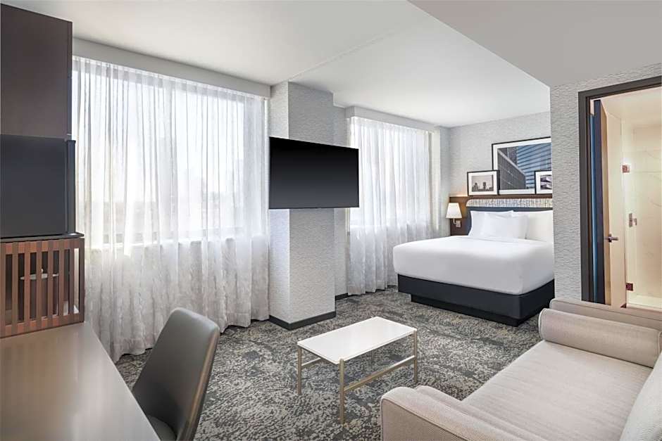 DoubleTree by Hilton Long Island City, NY