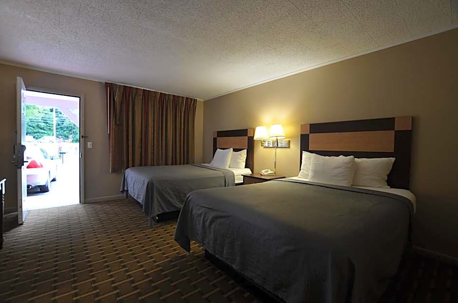 Travelowes Motel - Maggie Valley
