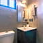 2Ph Large 2Brm 3 bath AC private terrace apt