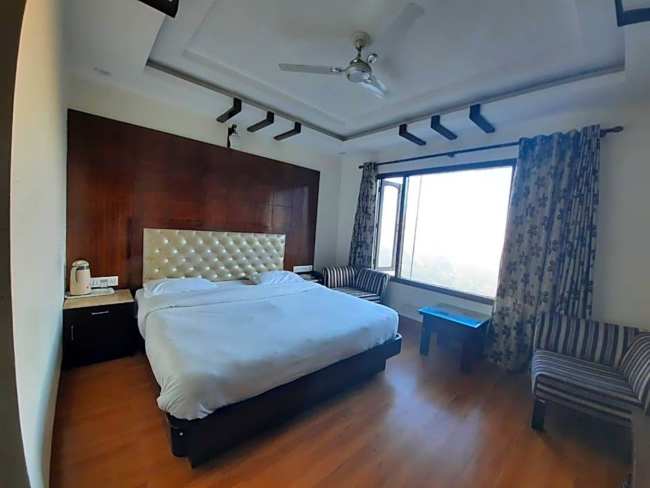 Hotel Basera