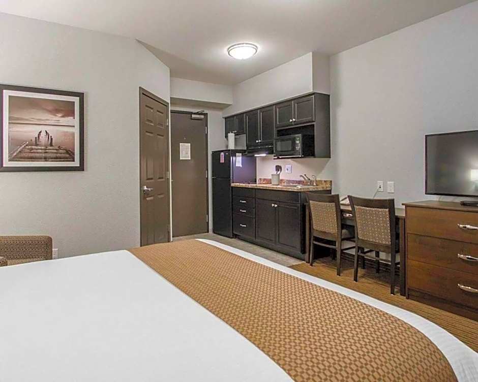 Travelodge Suites by Wyndham Estevan