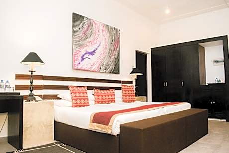 Quadruple Room with Private Bathroom