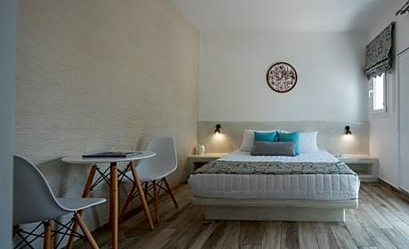 Standard Suite with Outdoor Hot Tub