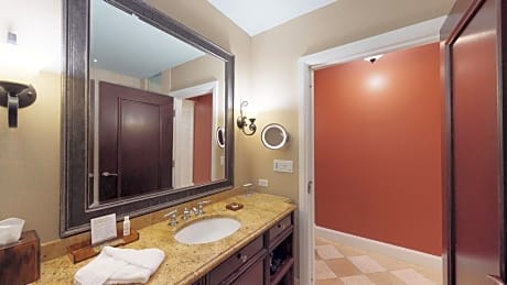 Premium King Room